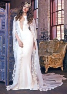 Svatební šaty od Galia Lahav 2016 s hlubokým výstřihem