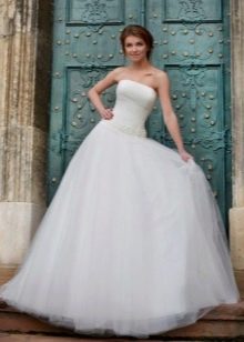 Gaun pengantin A-line dari koleksi Oscar