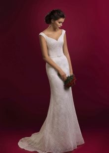 Lace wedding dress with shoulder straps