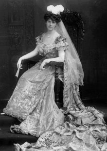 Vestido de noiva do final do século 18 com cauda