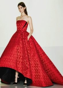 Piros magas-alacsony menyasszonyi ruha