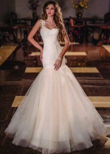 Gaun pengantin putri duyung oleh Victoria Karandasheva