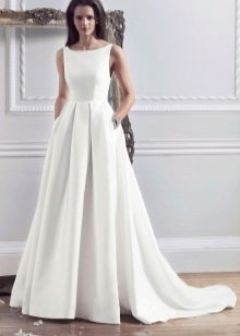 Eleganta a-line kāzu kleita