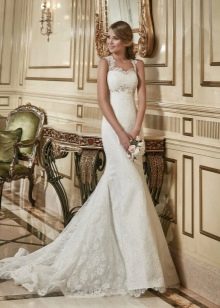 Elegantiška nėriniuota vestuvinė suknelė su petnešėlėmis