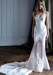 Gaun pengantin lurus dengan kereta renda