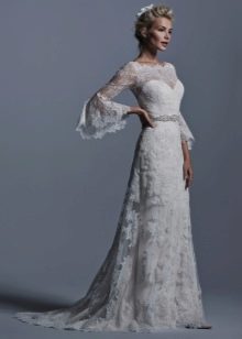 Gaun pengantin renda dengan lengan dalam gaya vintaj