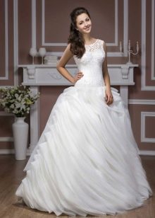 Wedding dress from the Diamond collection by Hadassa with a layered skirt
