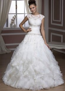 Vestido de novia de la colección Luxury de Hadassa con encaje