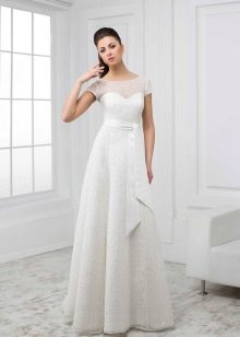 Сватбена рокля от колекция Бяла с дантела