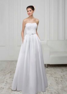 Gaun pengantin dari koleksi White a-line