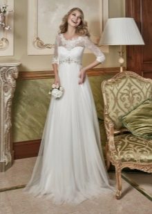 Gaun pengantin A-line dengan ikat pinggang