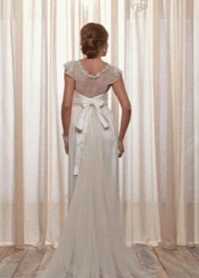 Anna Campbell brudekjole med blonder bagpå
