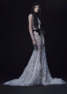 Gaun pengantin dari Vera Wong 2016 ke lantai