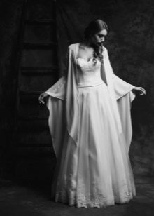 Vestido de novia de Anne-Mariee de la colección 2015 con capa