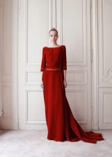 Czerwona sztruksowa sukienka