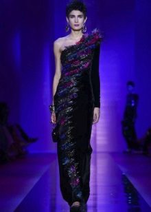 Вечерна кадифена рокля от Armani