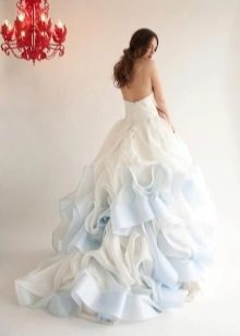 Hvid og blå brudekjole