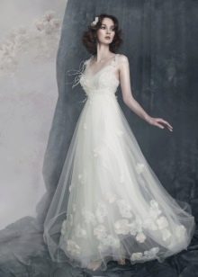 vacker vit bröllopsklänning