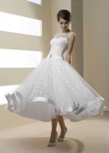 Exuberante vestido de novia de color porcelana