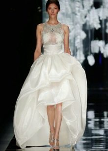 Gaun pengantin pendek depan belakang panjang oleh Yolan Kris