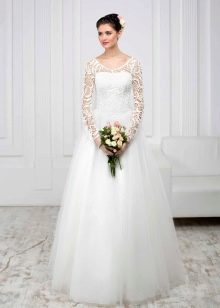 فستان زفاف بأكمام دانتيل