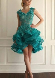 Gaun renda pendek yang subur dalam warna turquoise