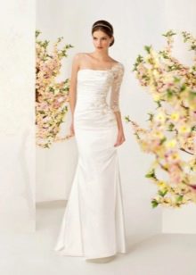 Wedding dress from the collection reflection by Kookla with one sleeve