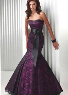 Dress in eggplant color in combination with black