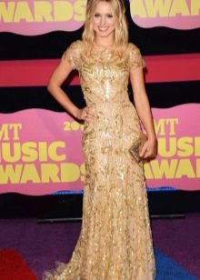 Kristen Bell con un vestido dorado
