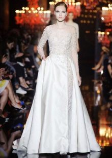 Сватбена рокля на Elie Saab с корсет, украсен с кристали