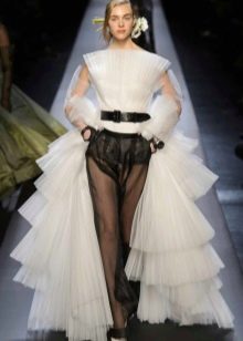 Gaun pengantin oleh Jean Paul Gaultier putih dan hitam