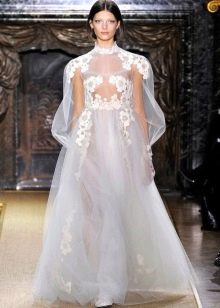 Сватбена рокля от дантела Valentino