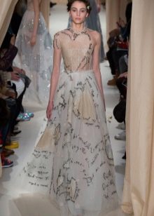 Gaun pengantin dari Valentino 2015