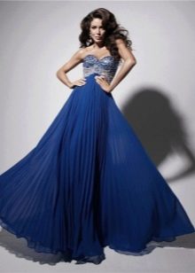 Дълга рокля в тъмно синьо