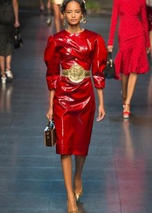 Czerwona skórzana suknia wieczorowa Dolce and Gabbana
