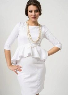 Biała sukienka peplum dla kobiet w ciąży