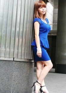 Dress with an insert (peplum) that hides the bulging belly