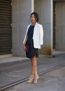 Chaqueta blanca para vestido de oficina negro