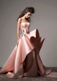 Váy đầm màu hồng đào
