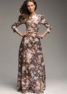 Šokoladinė suknelė su rožinės ir alyvinės spalvos gėlių raštu