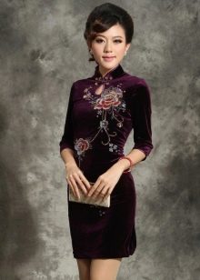 Šaty v čínském stylu s rukávy