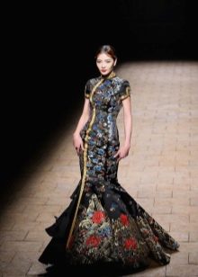 Kinietiško stiliaus suknelė
