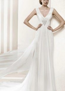 Balta grieķu drapēta kleita