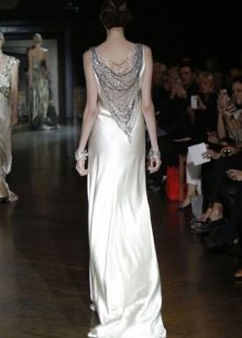 Langes Gatsby-Kleid mit perlenbesetztem Rücken