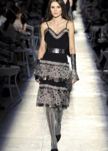 vintažinė Chanel suknelė su petnešėlėmis