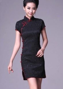Czarna suknia wieczorowa o długości qipao mini