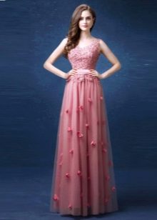 Rozā flitera kleita