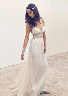 Eleganta zīda kleita ar rhinestones