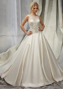 Сватбена копринена рокля с дантелен топ