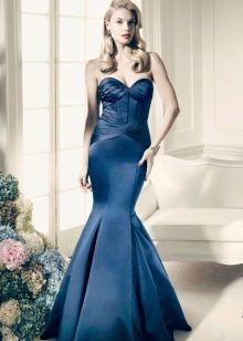 Копринена вечерна рокля от синя русалка